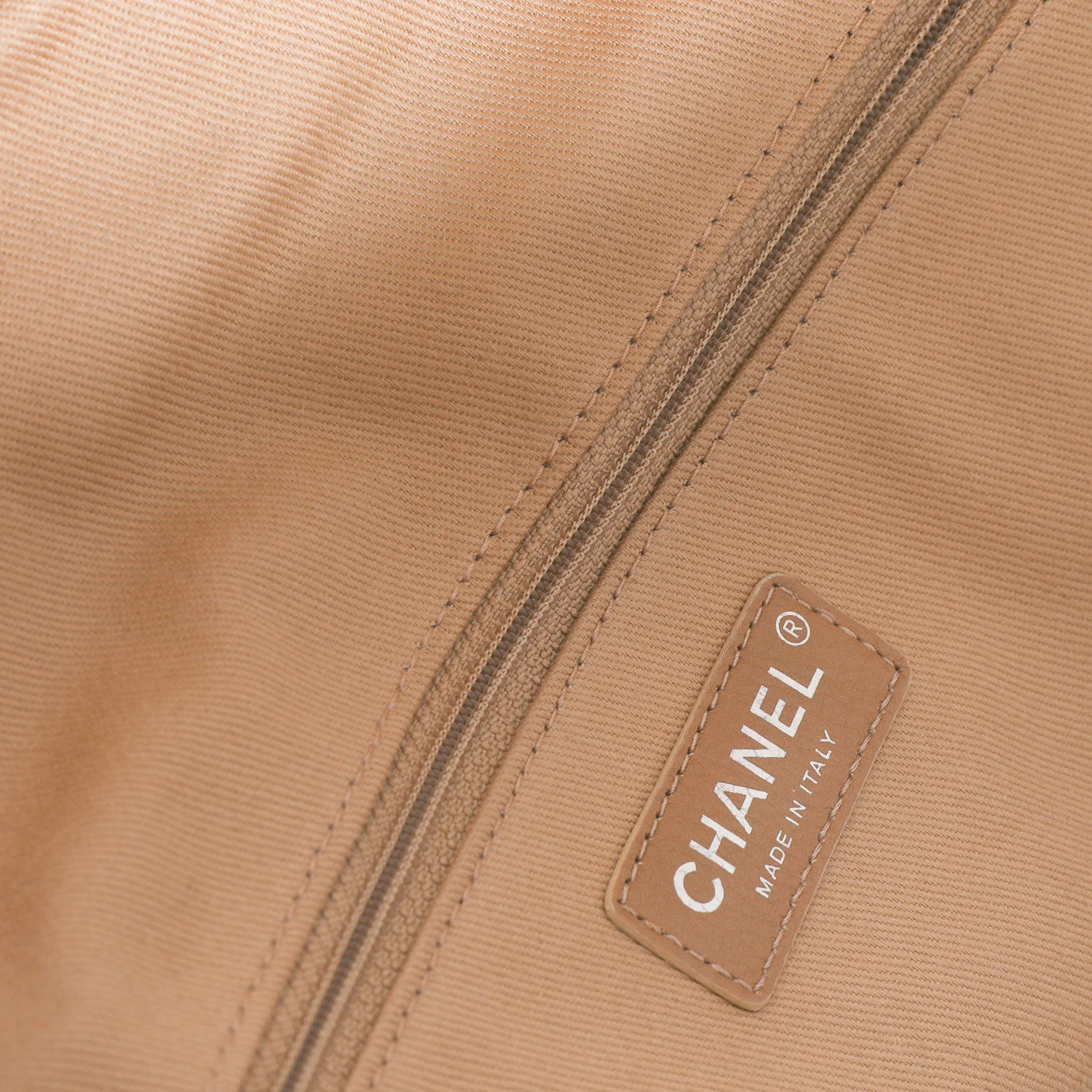 Chanel Black Quilted Calfskin Oversized Bowling Flap Bag - Image 8