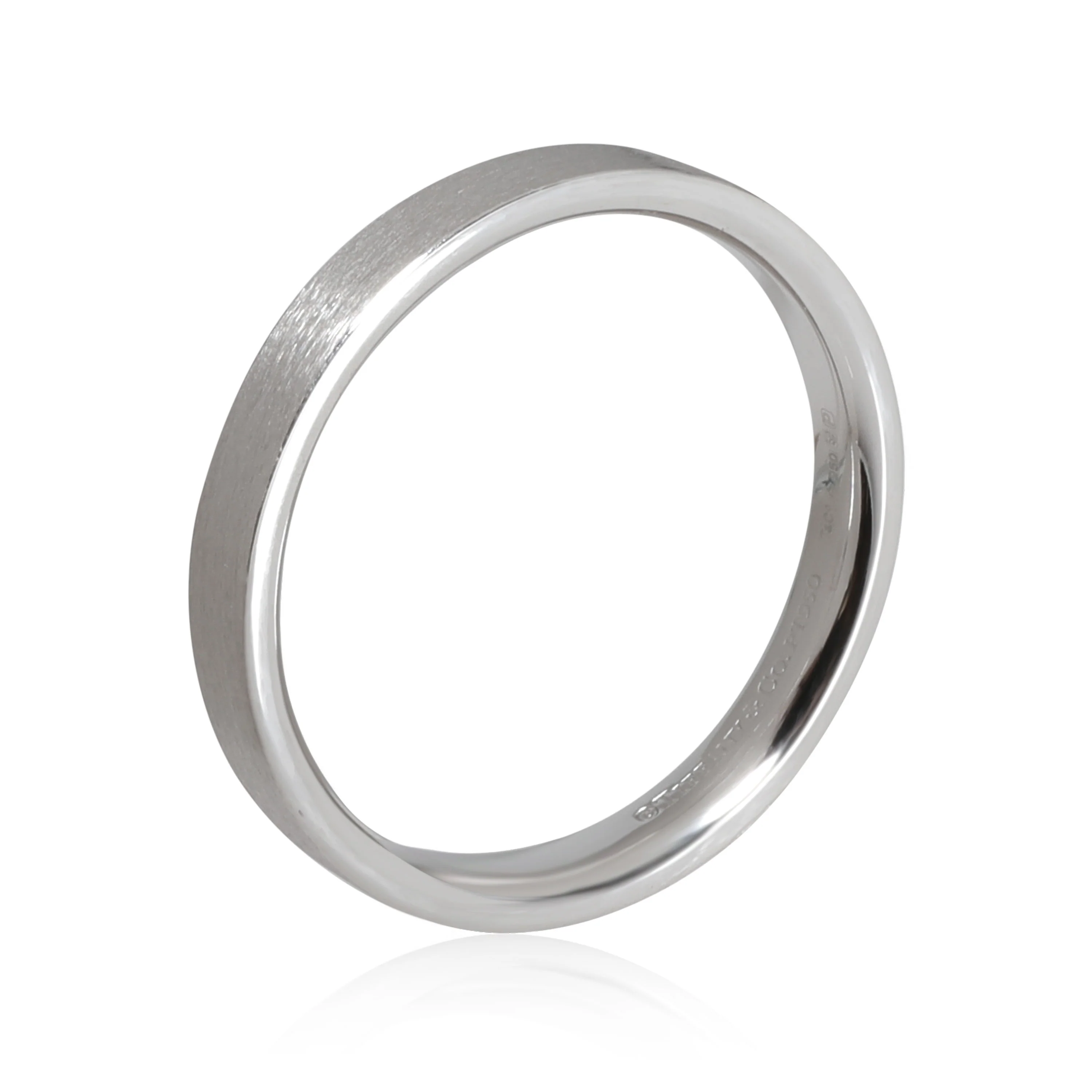 Essential Wedding Band in Platinum - Image 4
