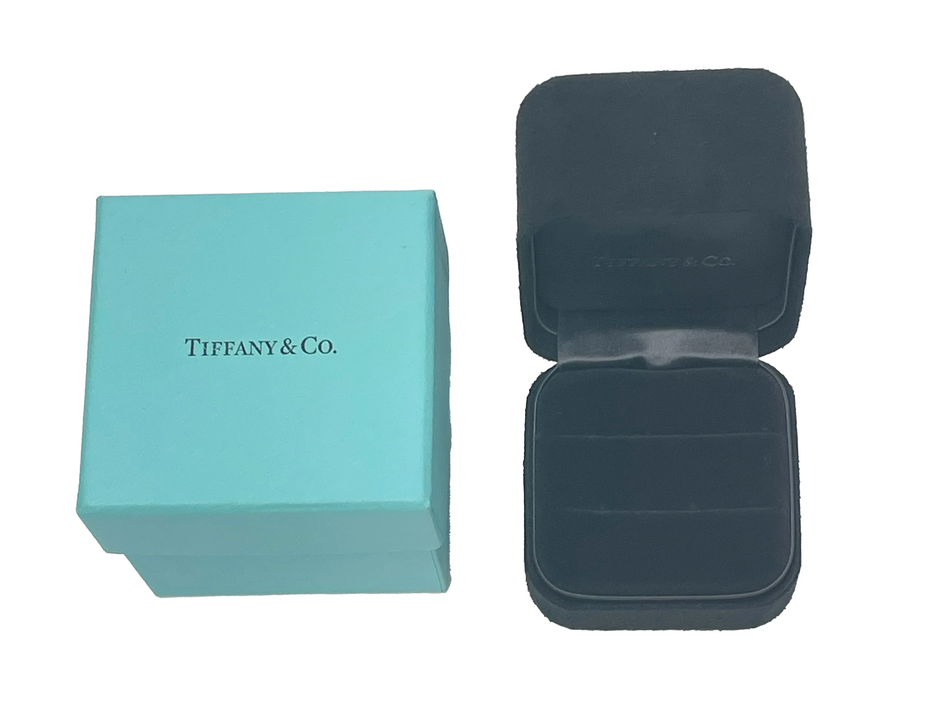 Tiffany & Co. Tiffany Forever 4.5 mm Wedding Band in Platinum - Image 5