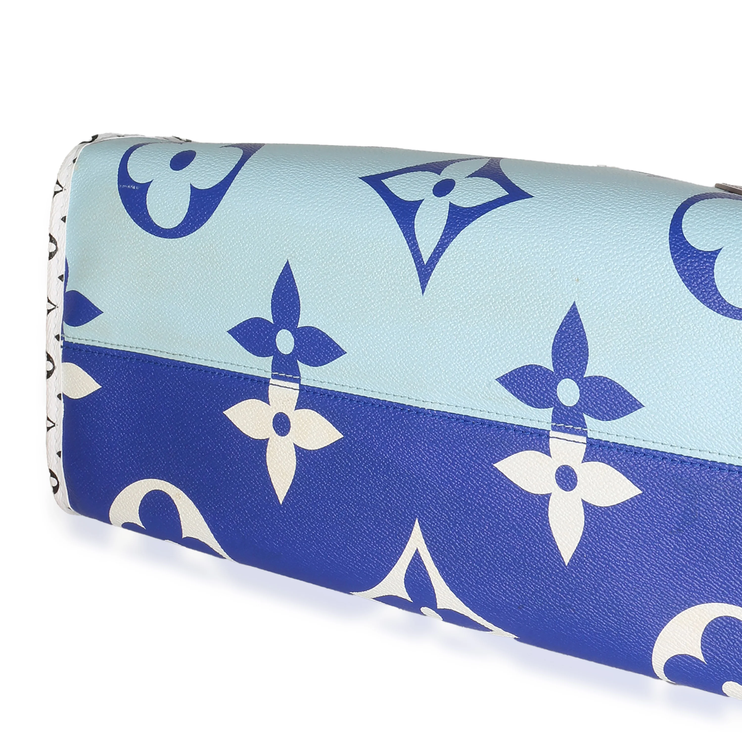 Blue Monogram Giant Canvas Hamptons Onthego GM - Image 7