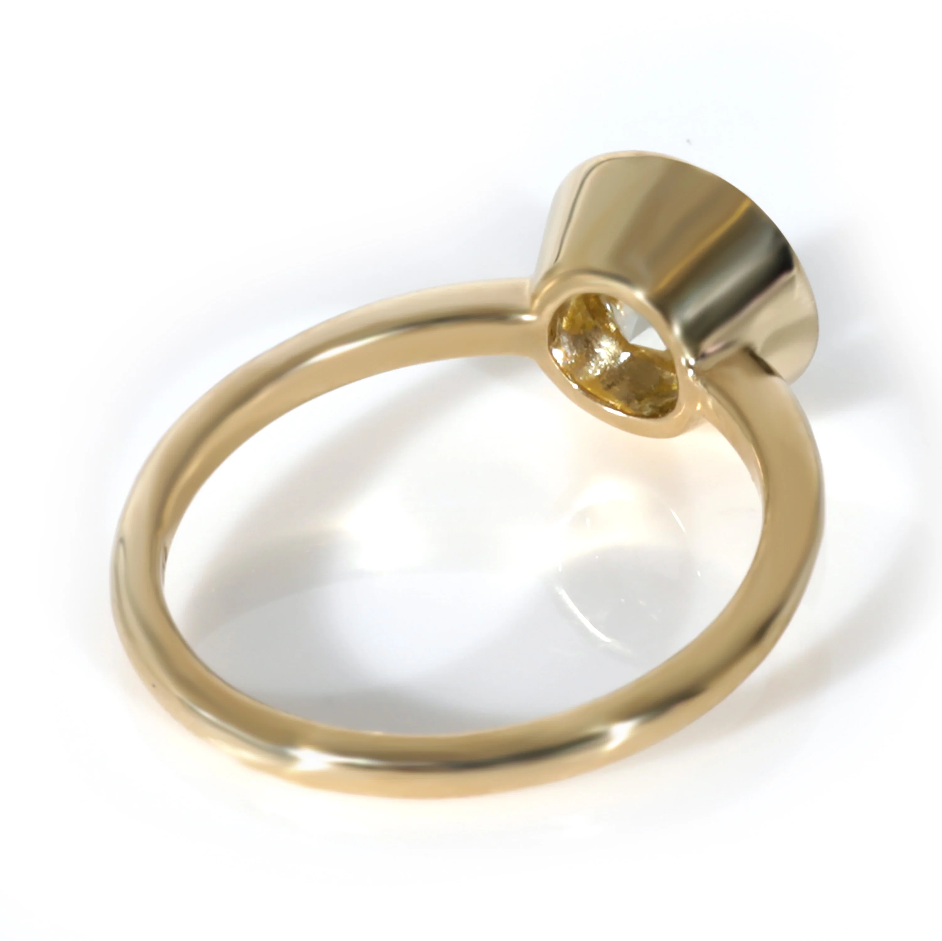 Bezel Set Solitaire Diamond Engagement Ring in 14K Yellow Gold IGI J/VS1 1.75 Ct - Image 3