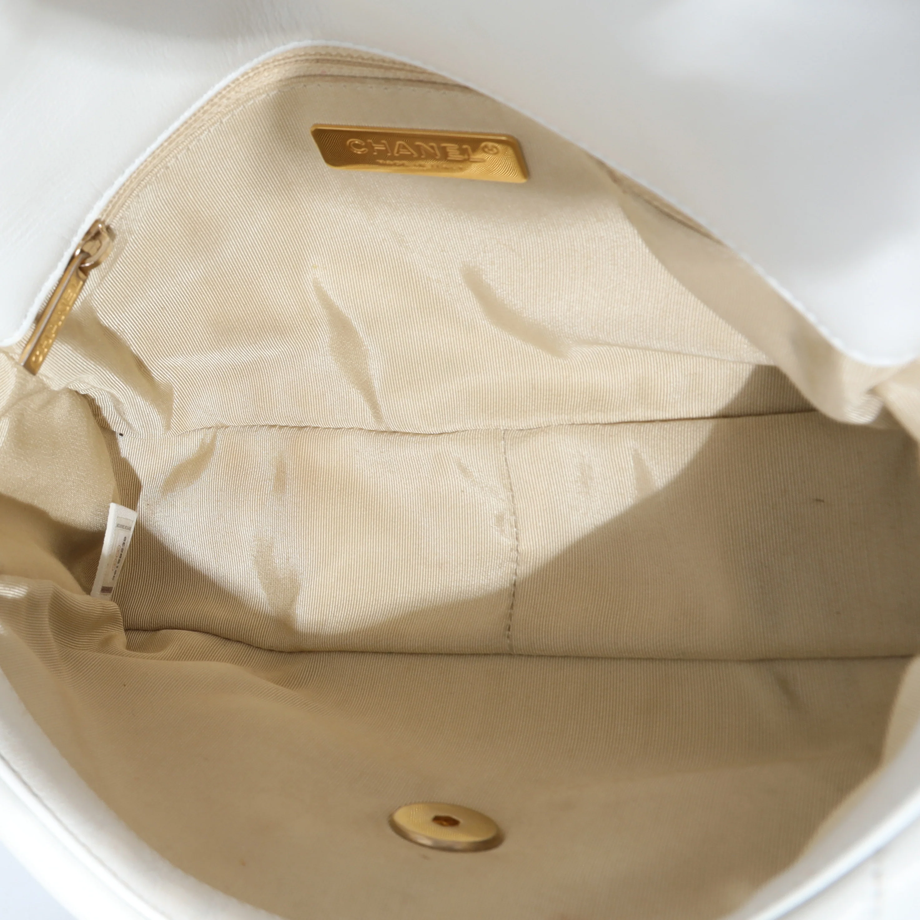 Chanel White Calfskin Chanel 19 Bag - Image 8