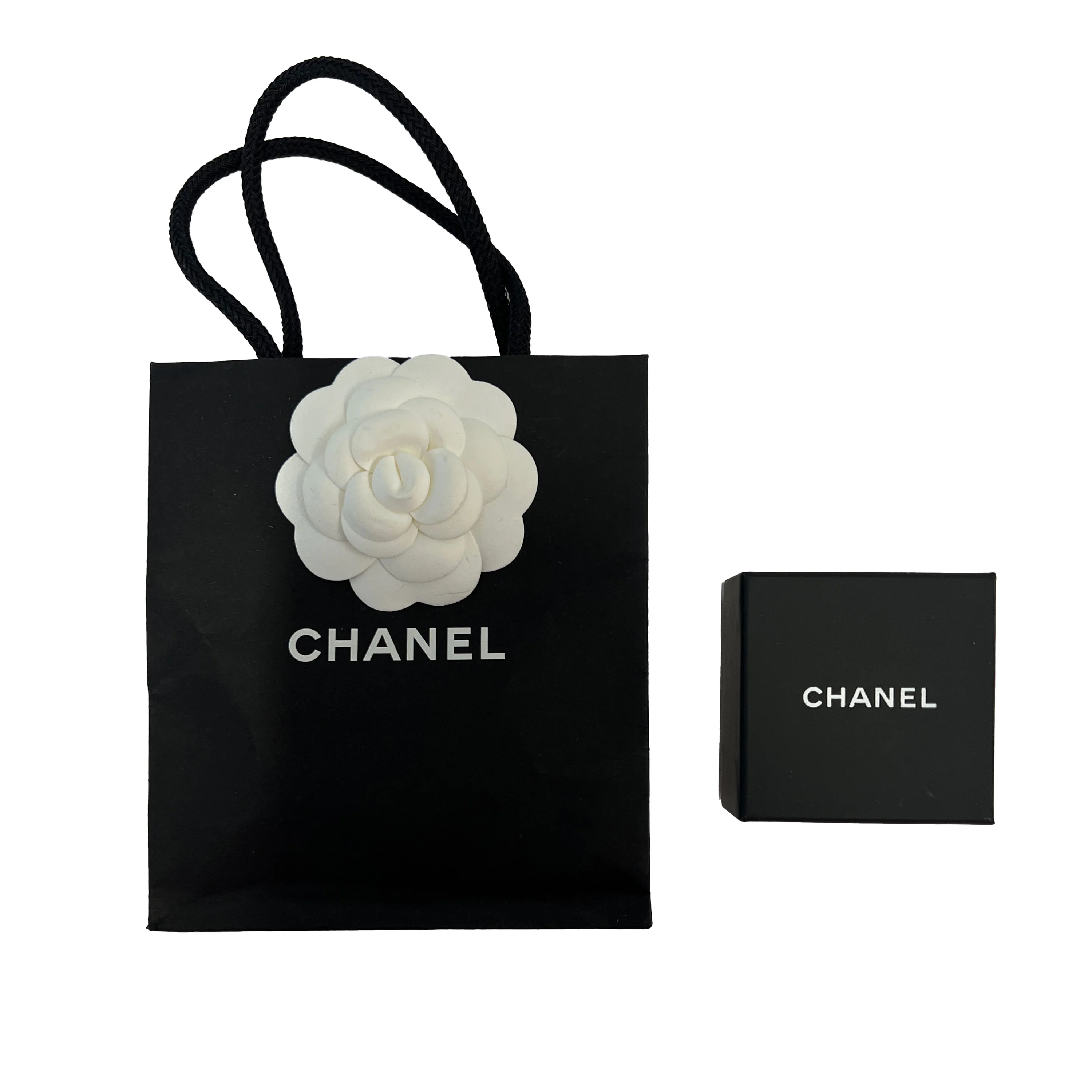 Chanel Silver Toned  2022 CC Bow Strass Earrings - Image 4