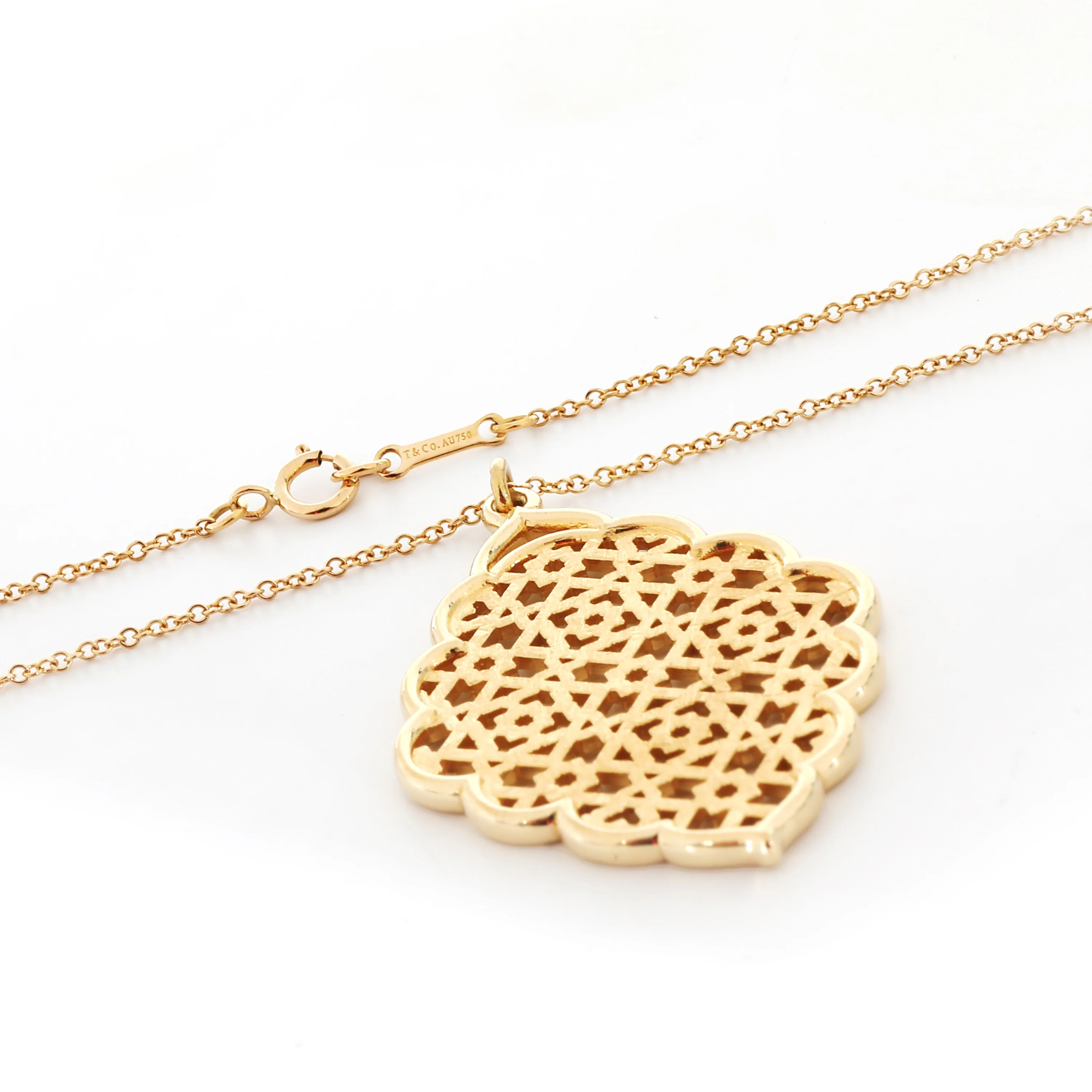Tiffany & Co. Paloma Picasso Fashion Pendant in 18k Yellow Gold - Image 3
