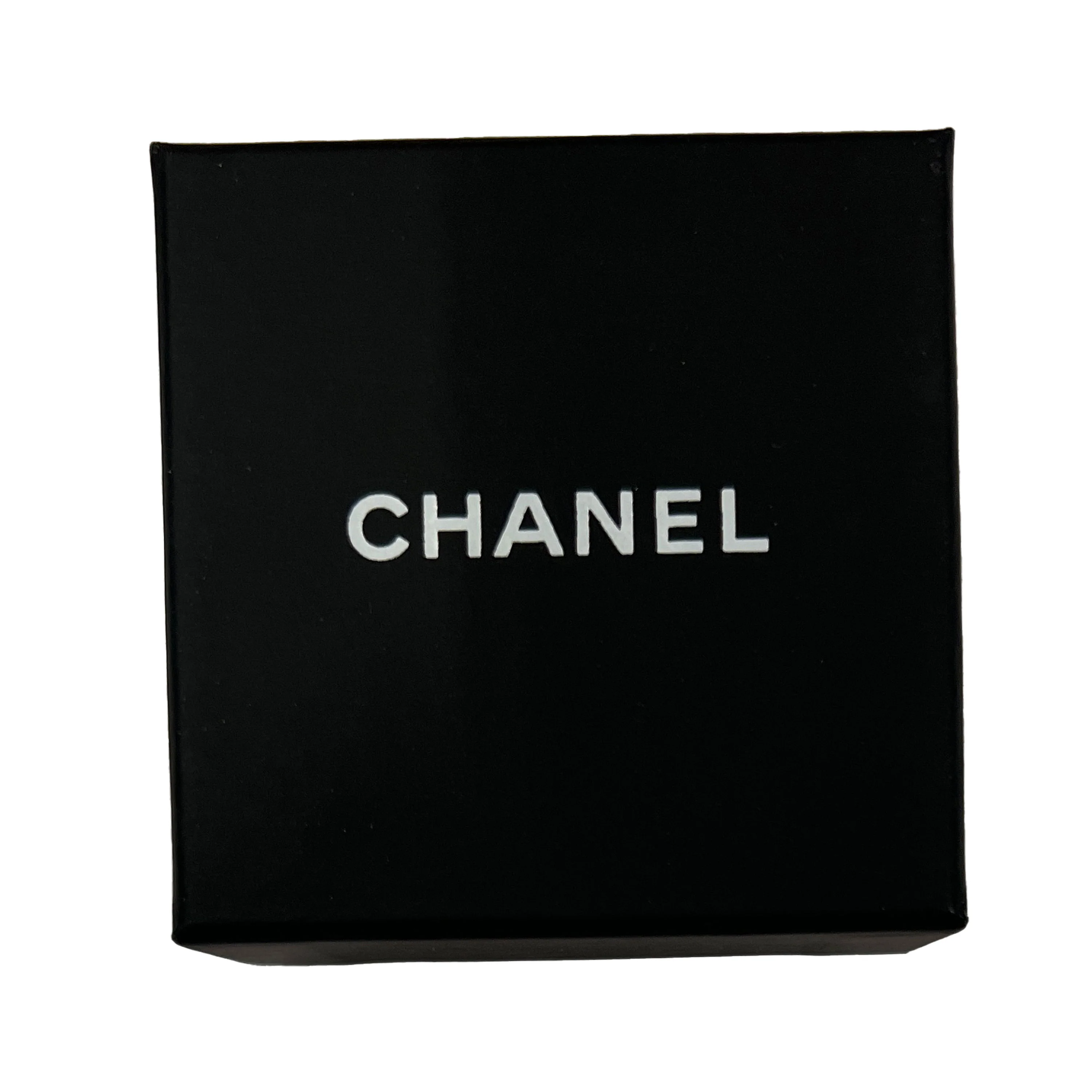 Chanel Gold Plated Heart Stud CC Earrings - Image 4