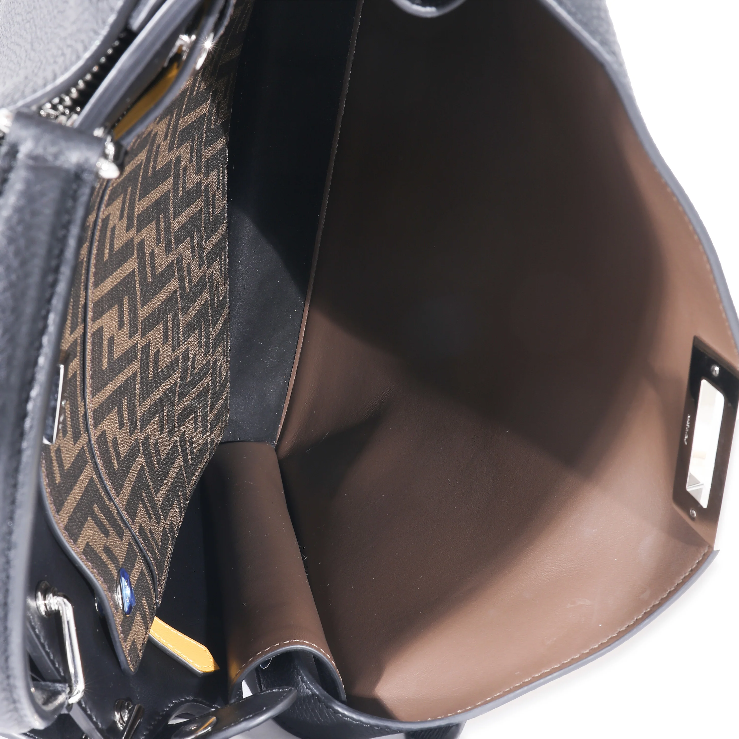 Fendi Black Cuoio Romano Leather Medium Iseeu Peekaboo - Image 8