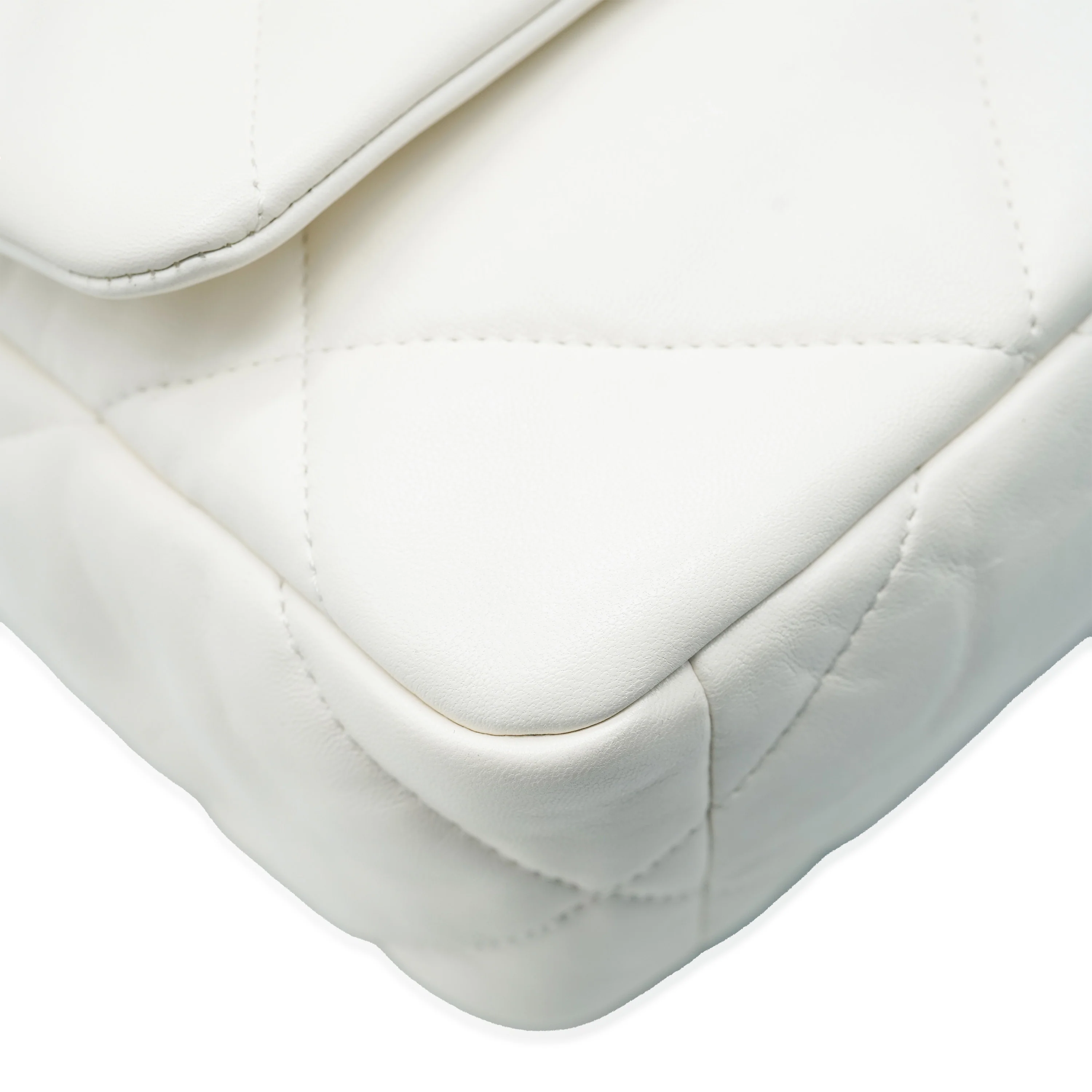 Chanel Cream Lambskin Chanel 19 Flap Bag - Image 8