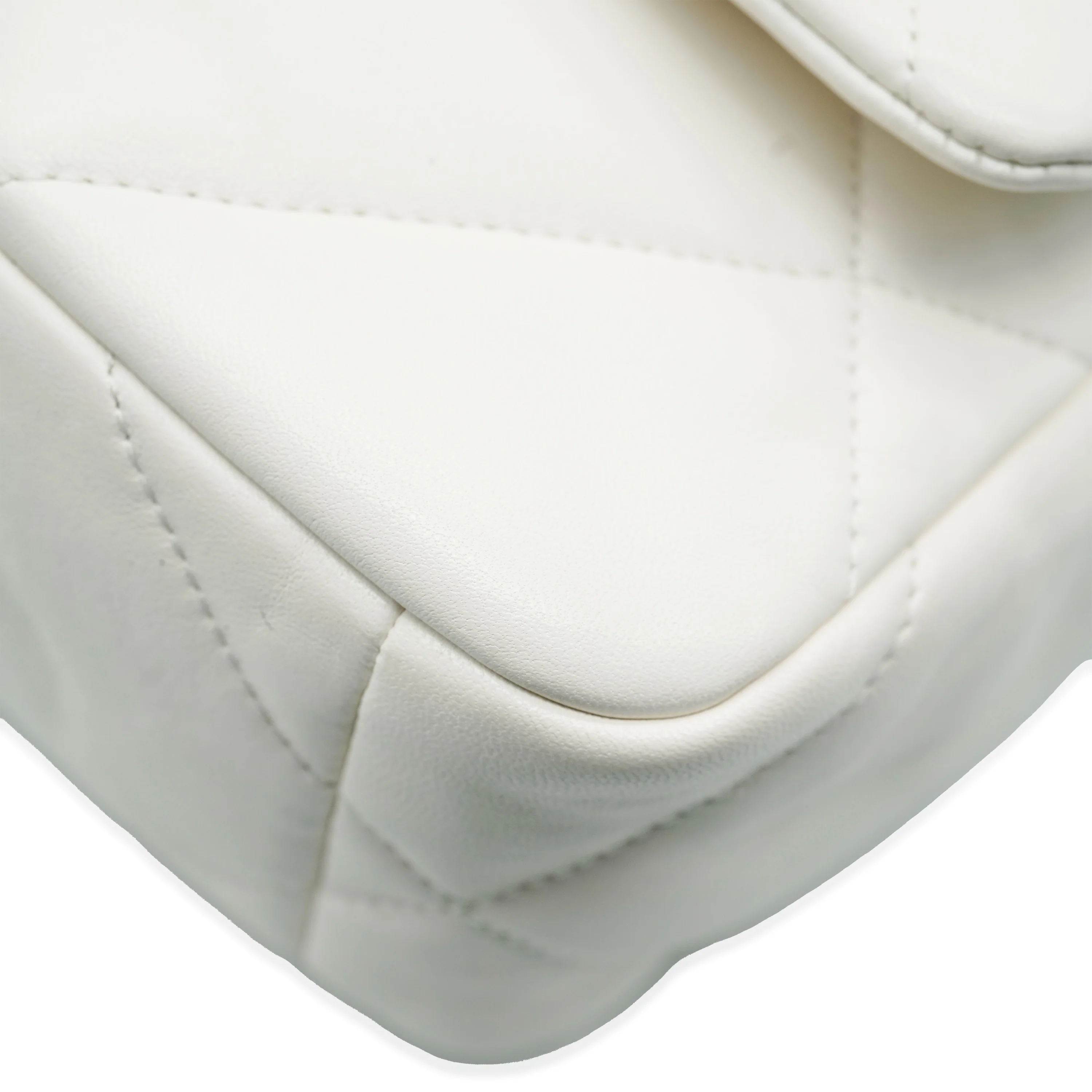 Chanel Cream Lambskin Chanel 19 Flap Bag - Image 9