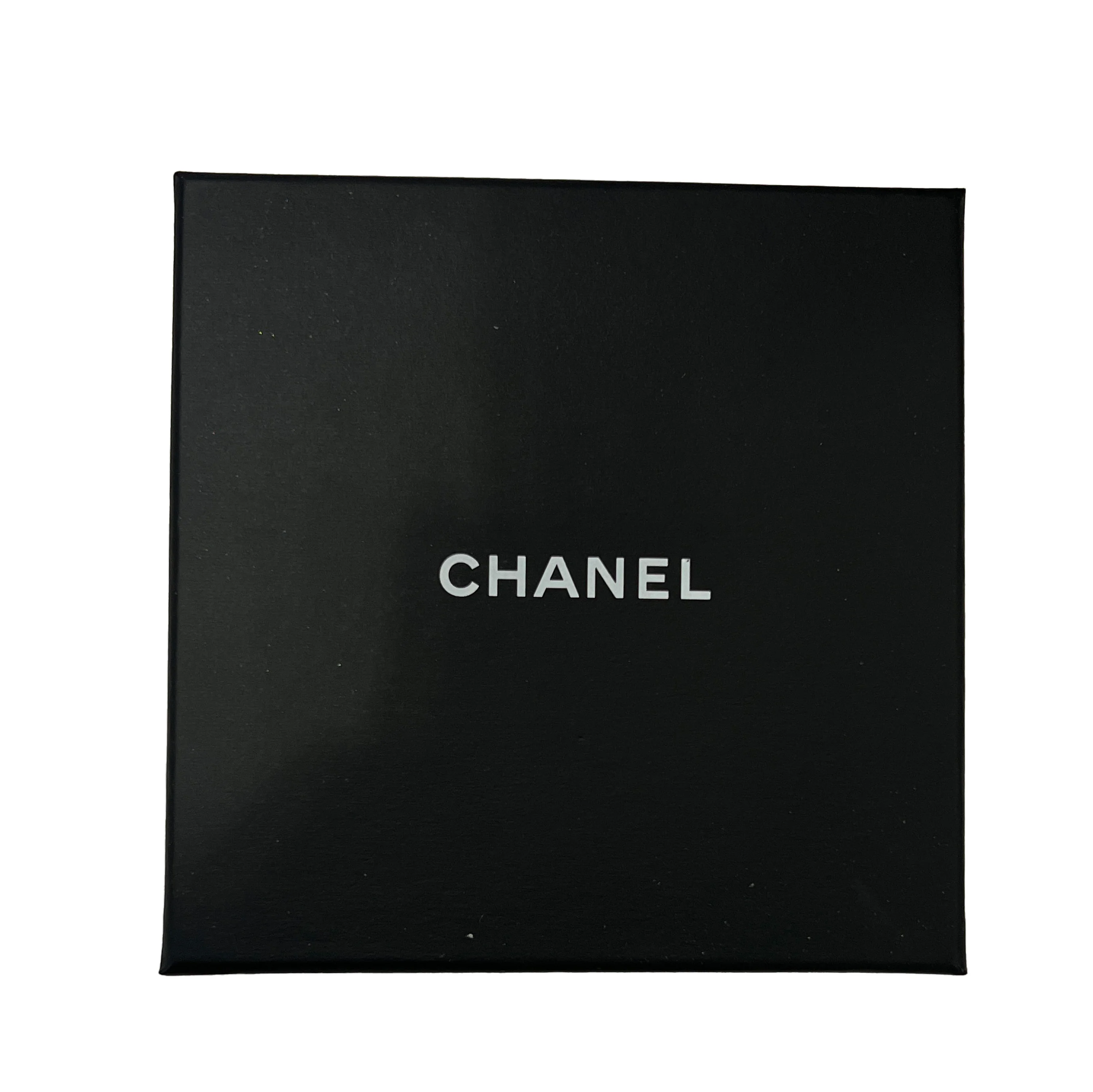 Gold Plated Chanel 2021 CC Link Bracelet With Faux Pearl & Strass Bracelet - Image 4