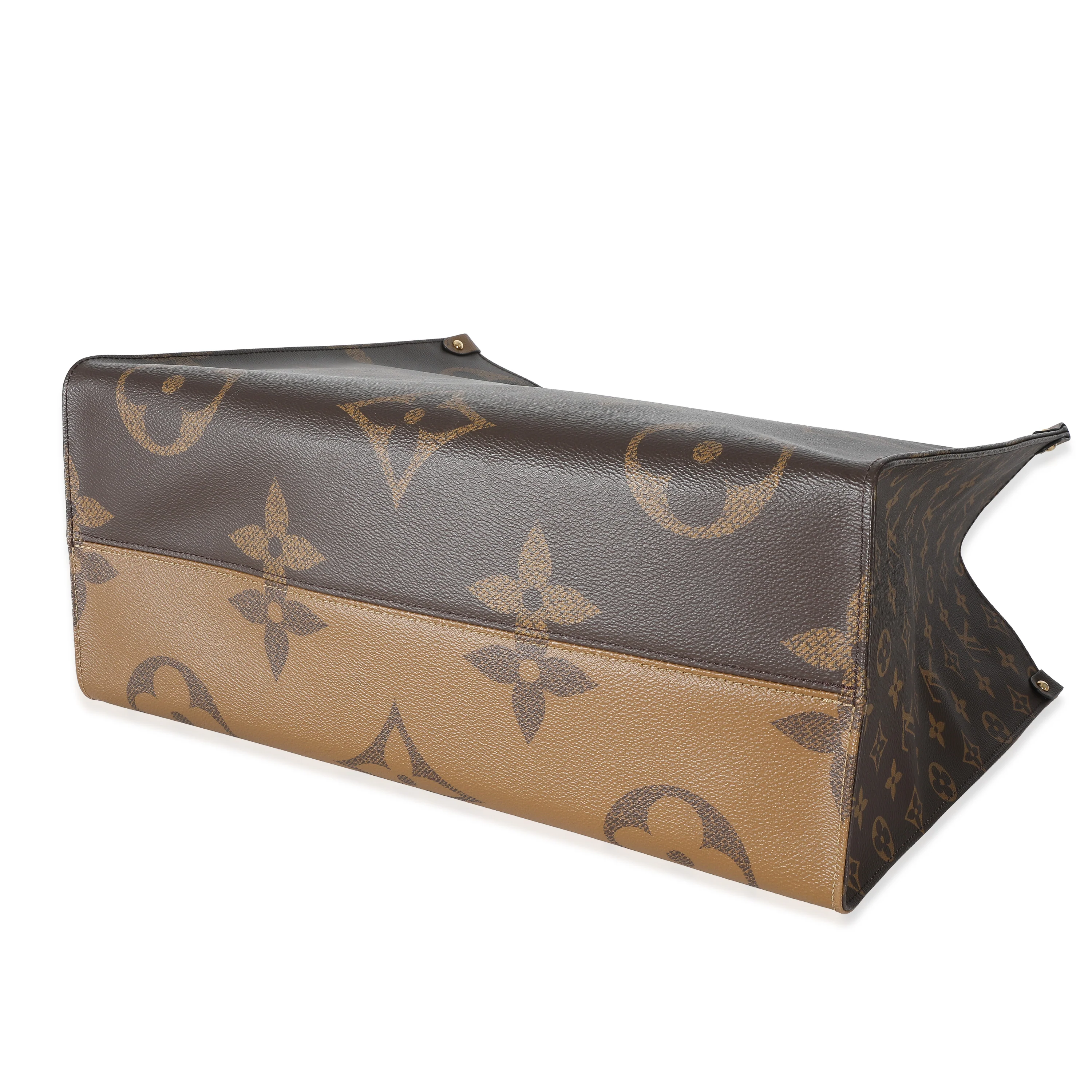 Reverse Monogram Canvas Onthego GM - Image 4