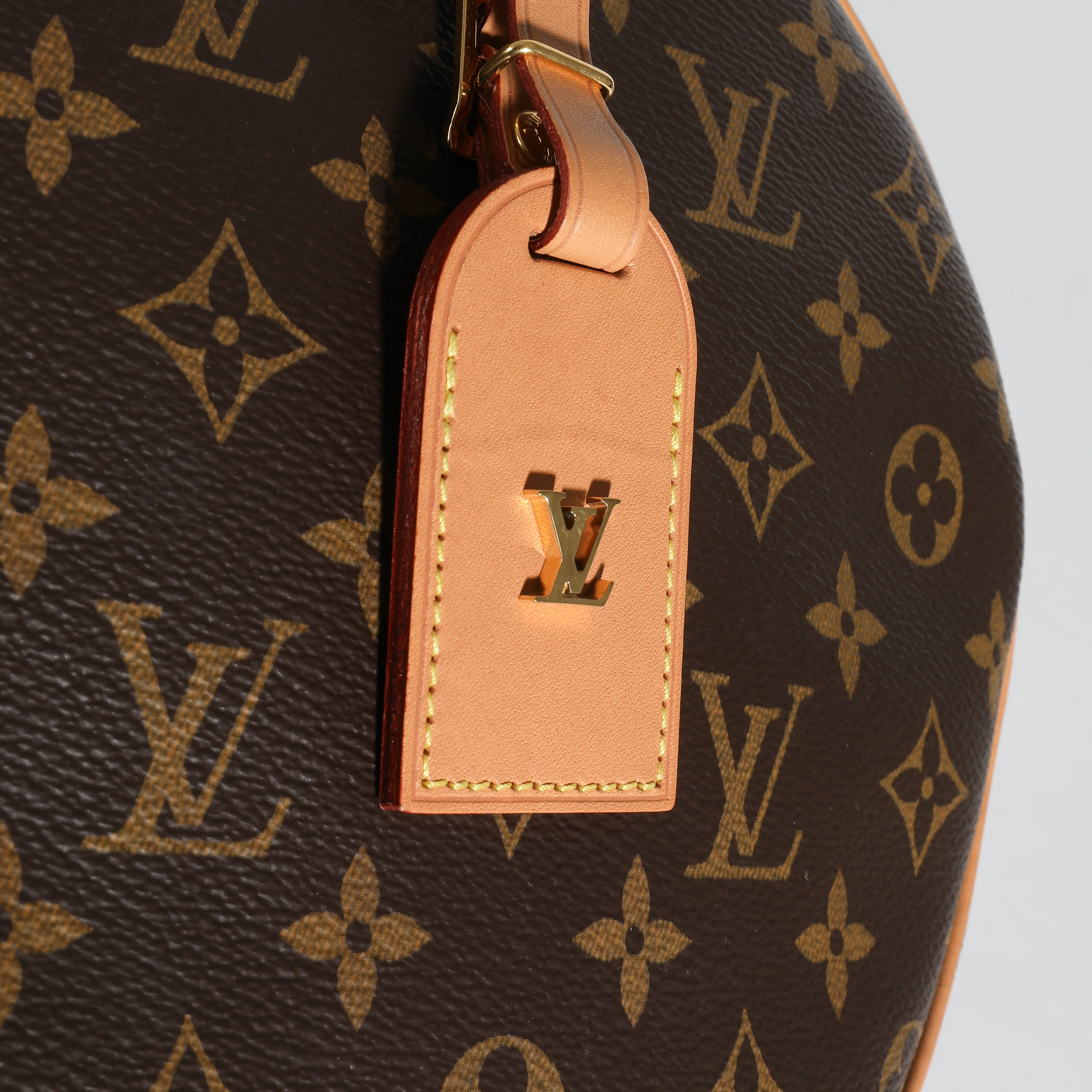 Monogram Canvas Boite Chapeau Souple MM - Image 8