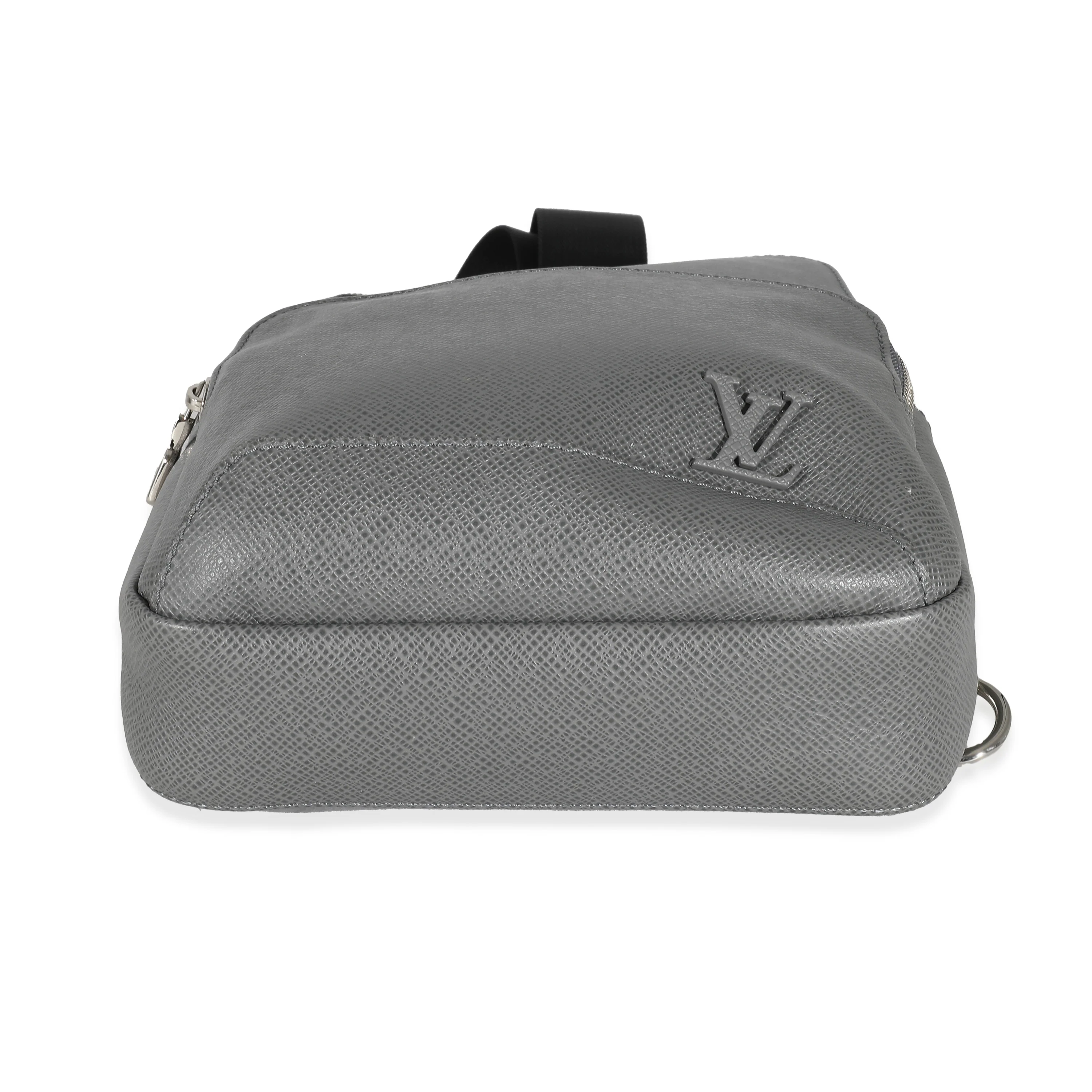 Grey Taiga Avenue Sling Bag - Image 4
