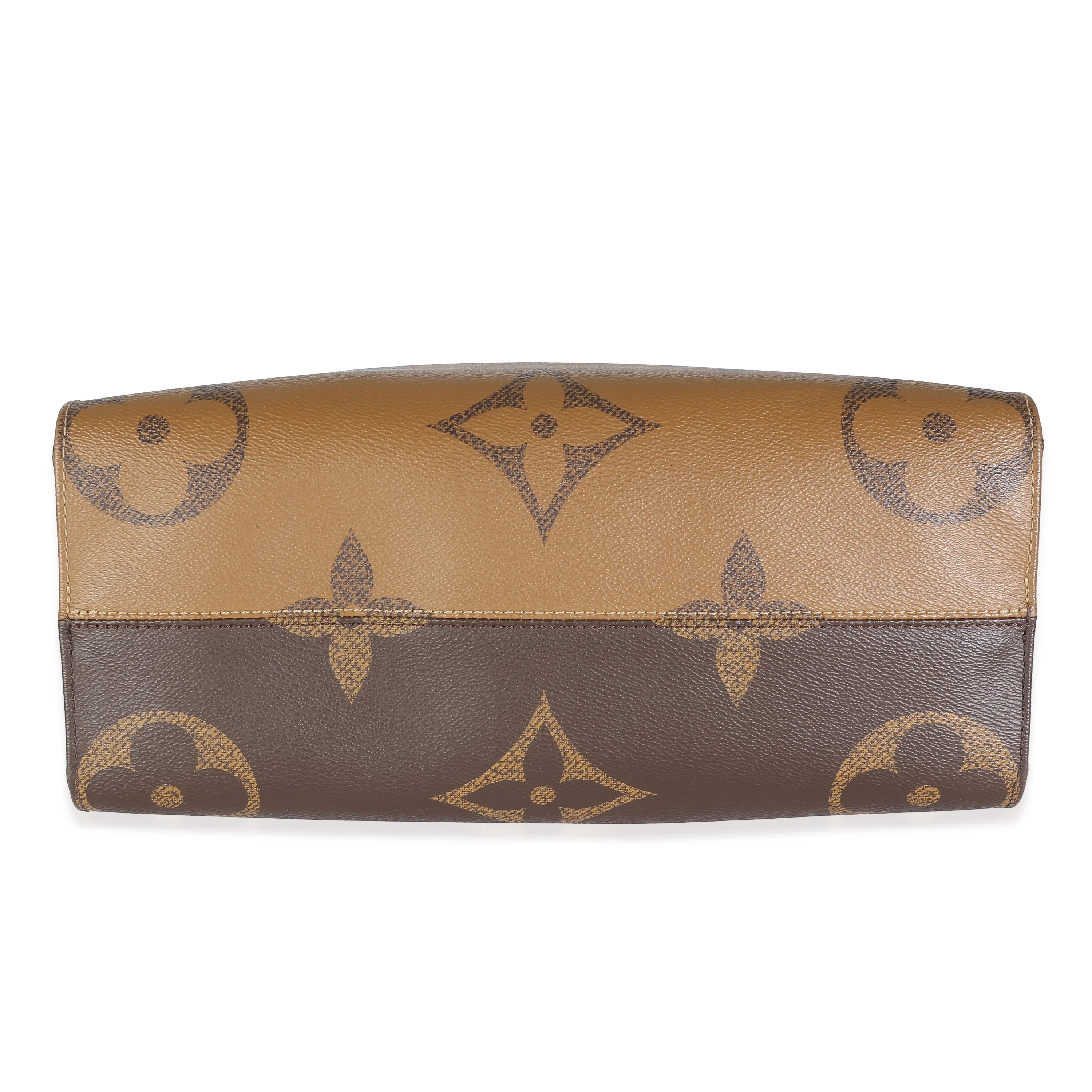 Reverse Monogram Canvas OntheGo MM - Image 5
