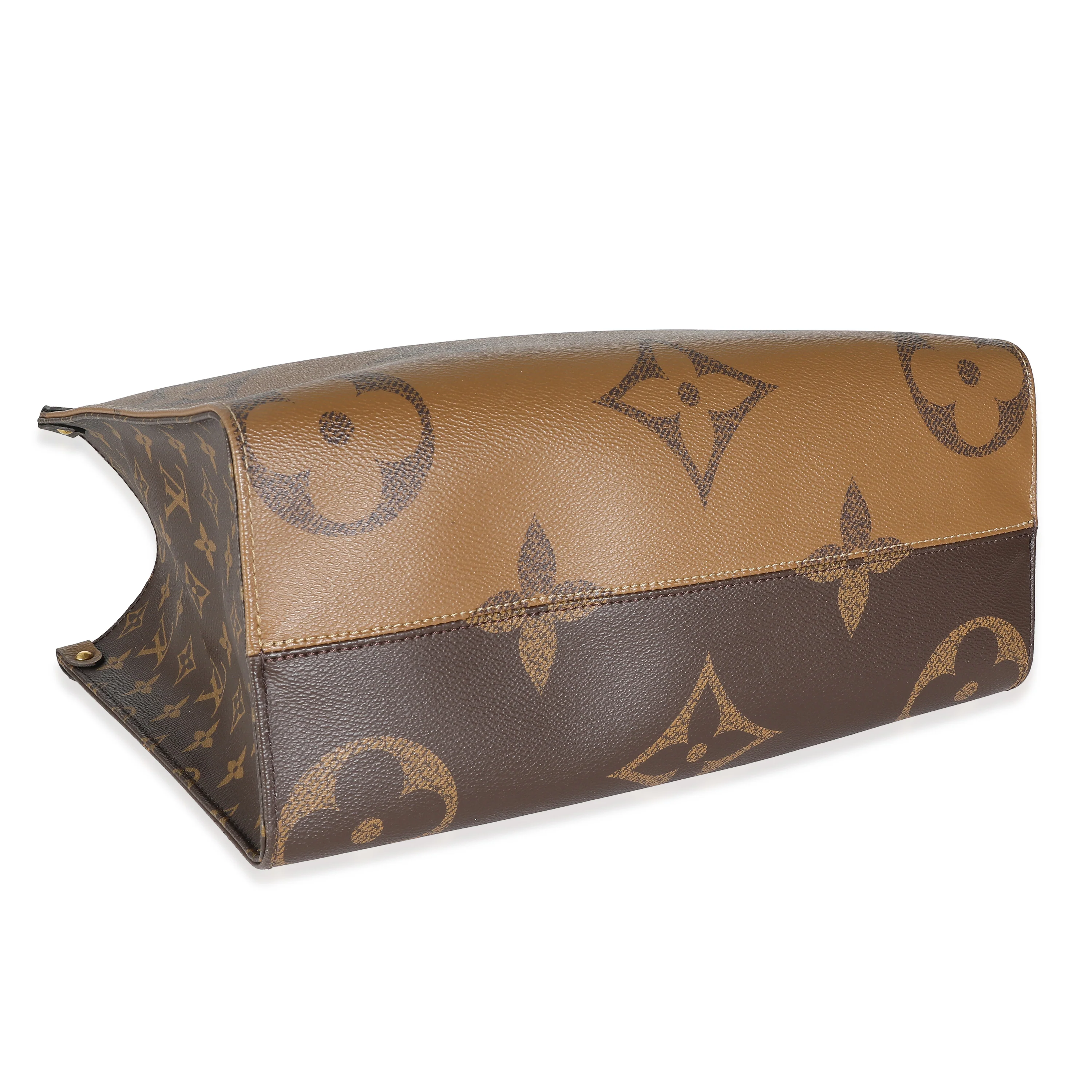 Reverse Monogram Canvas OntheGo MM - Image 6