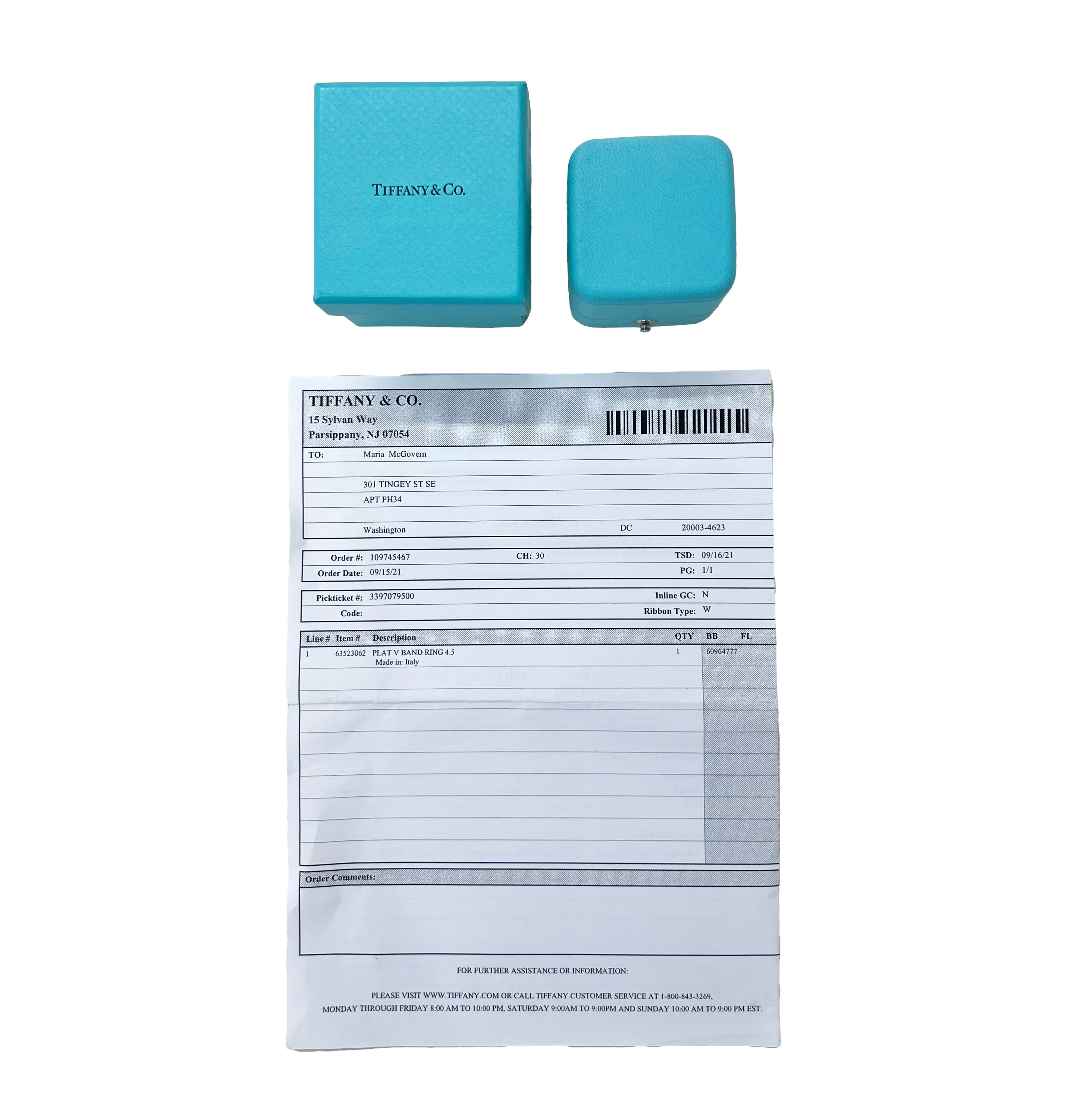 Tiffany Setting V Band in Platinum - Image 5