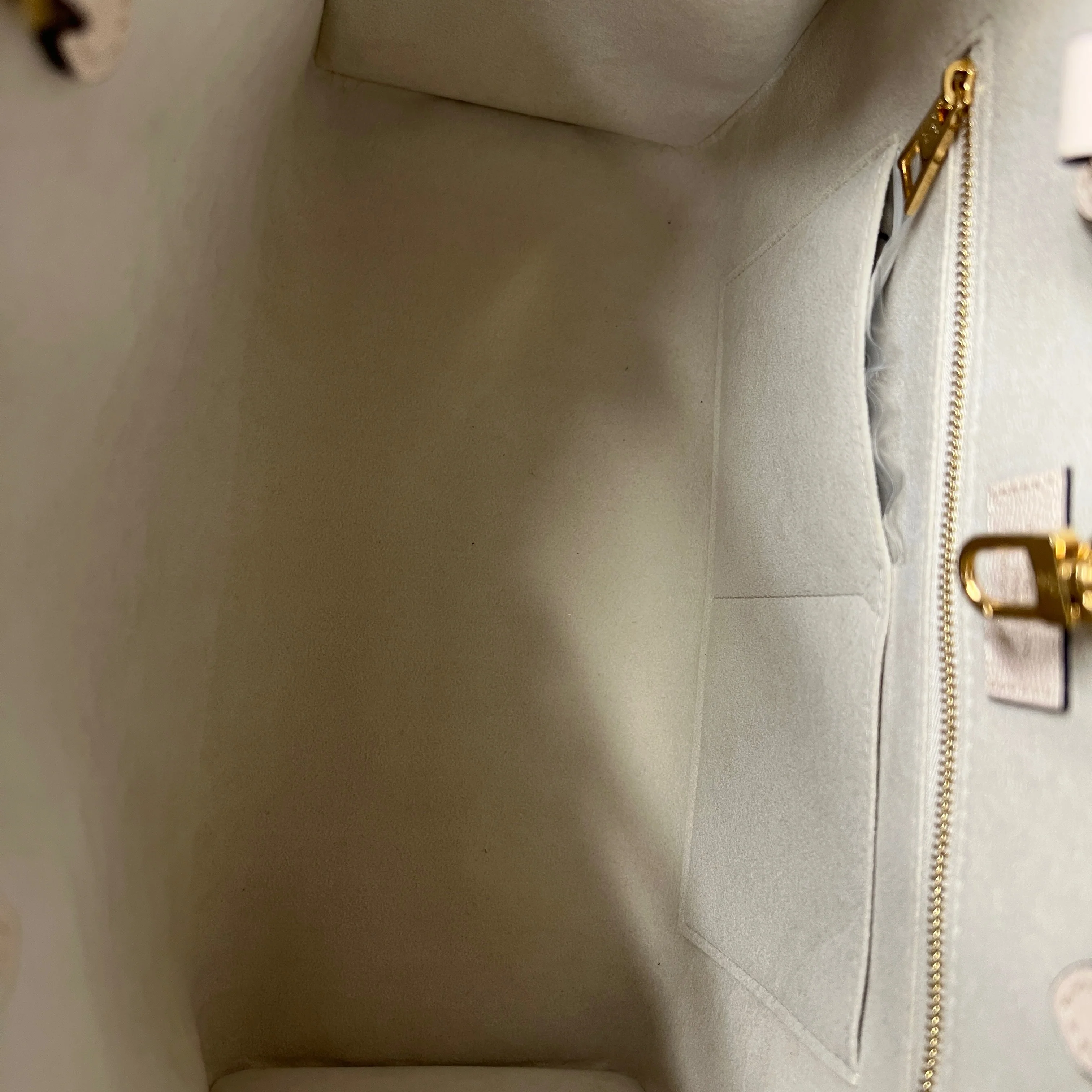 Cream Saffron Giant Monogram Empreinte Onthego MM - Image 9