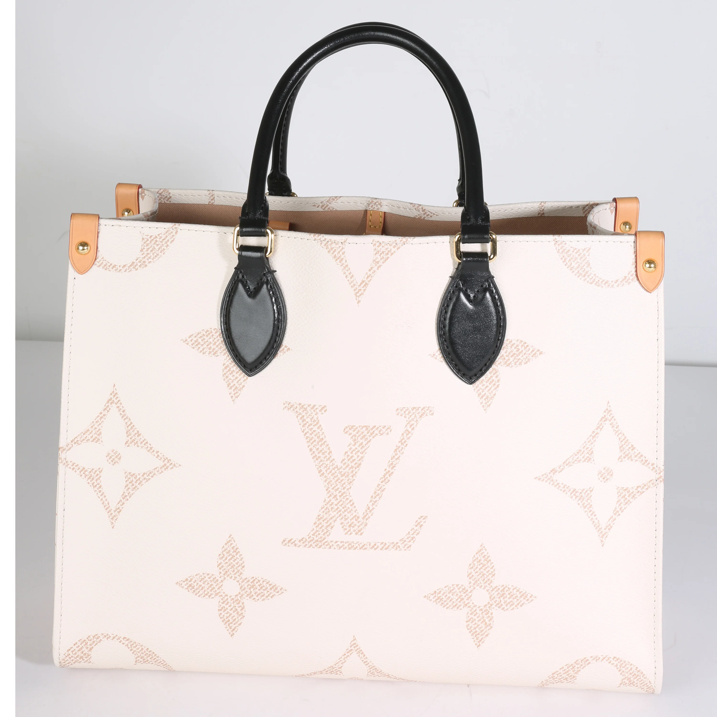 Dune Giant Monogram Canvas Onthego MM