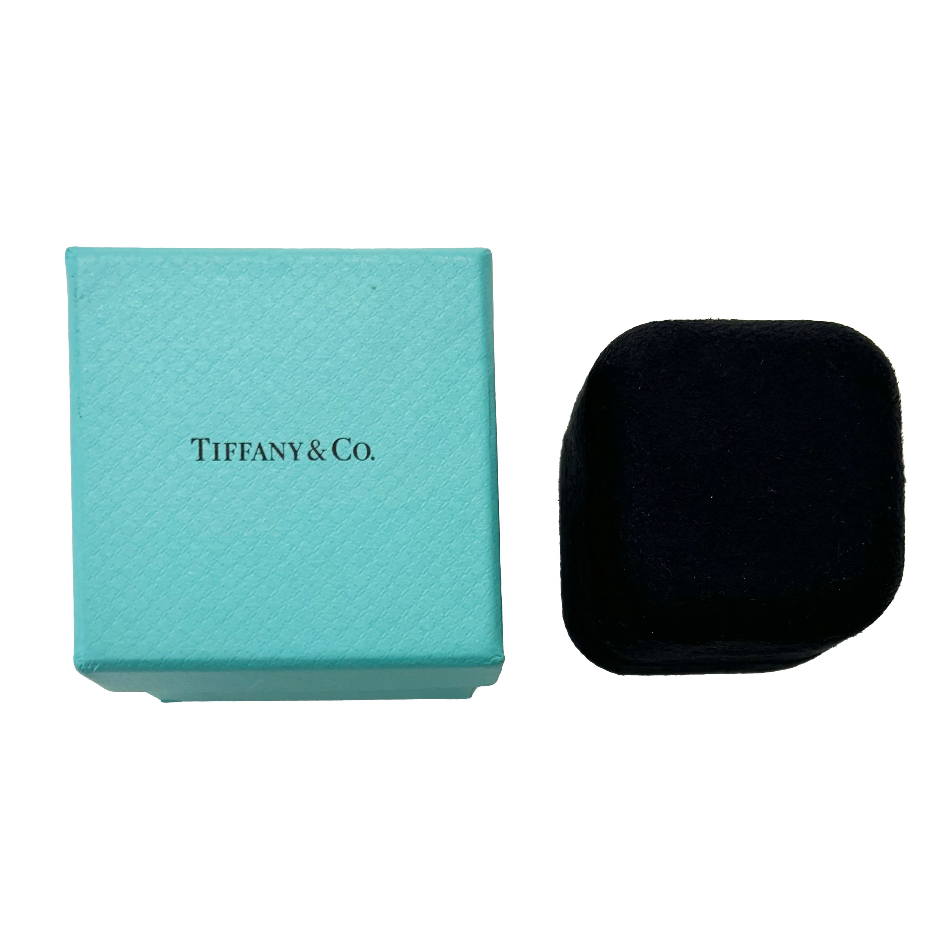 The Tiffany Setting  V Band in  Platinum - Image 4