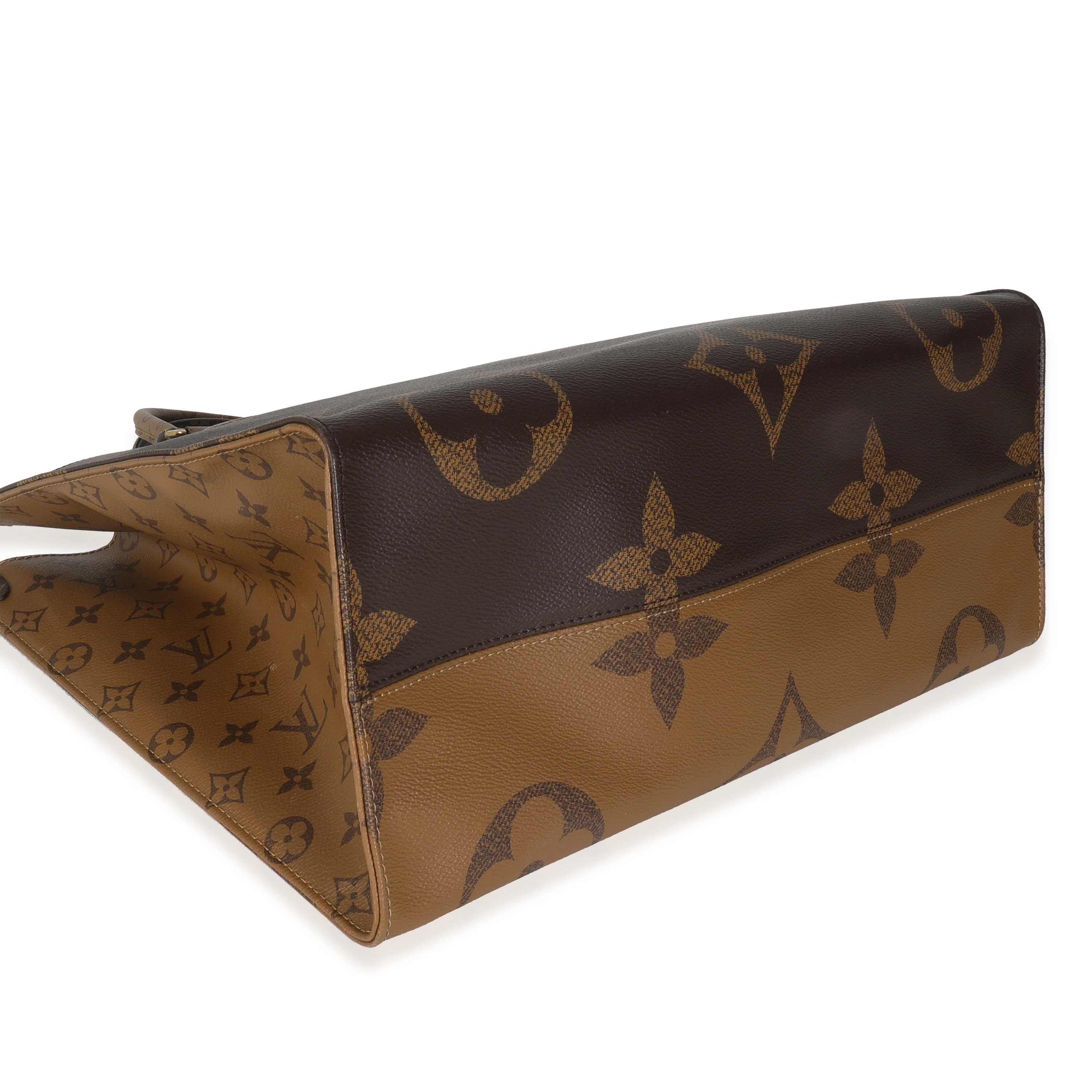 Reverse Monogram Canvas Onthego GM - Image 6