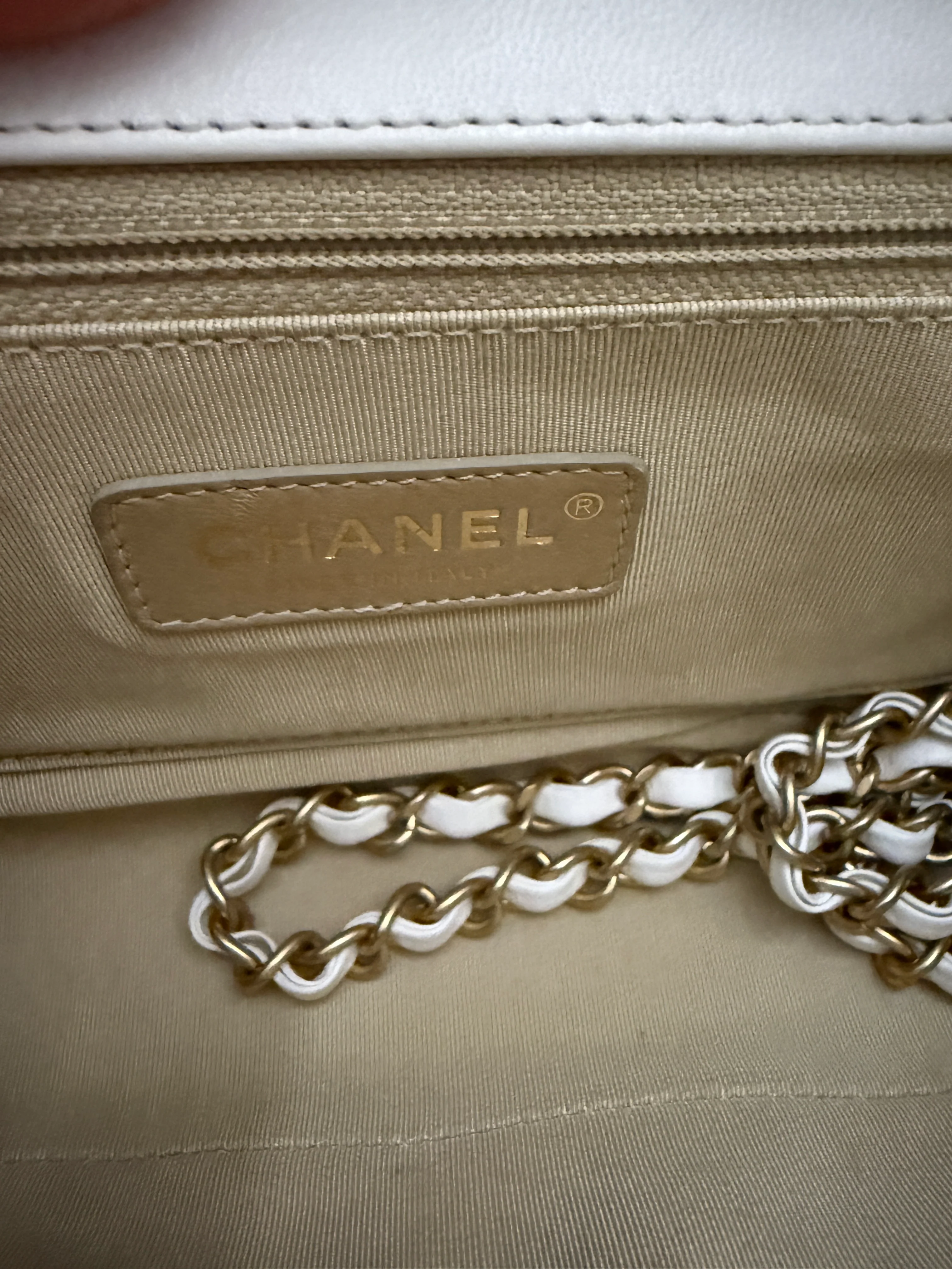 White Quilted Lambskin A Real Catch Flap Handbag - Image 10