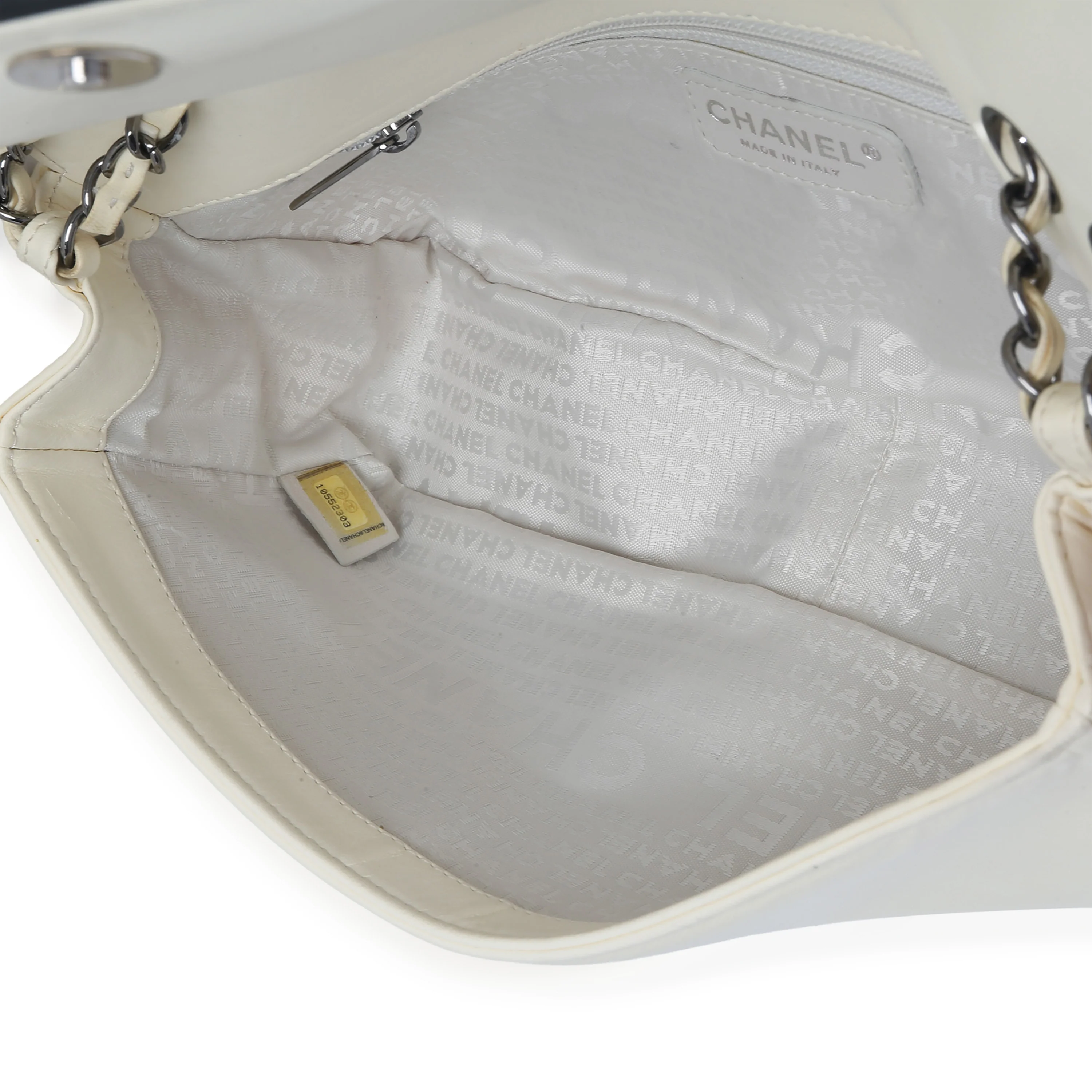 Black White Lambskin Chocolate Bar Bicolor Kiss-Lock Flap - Image 9