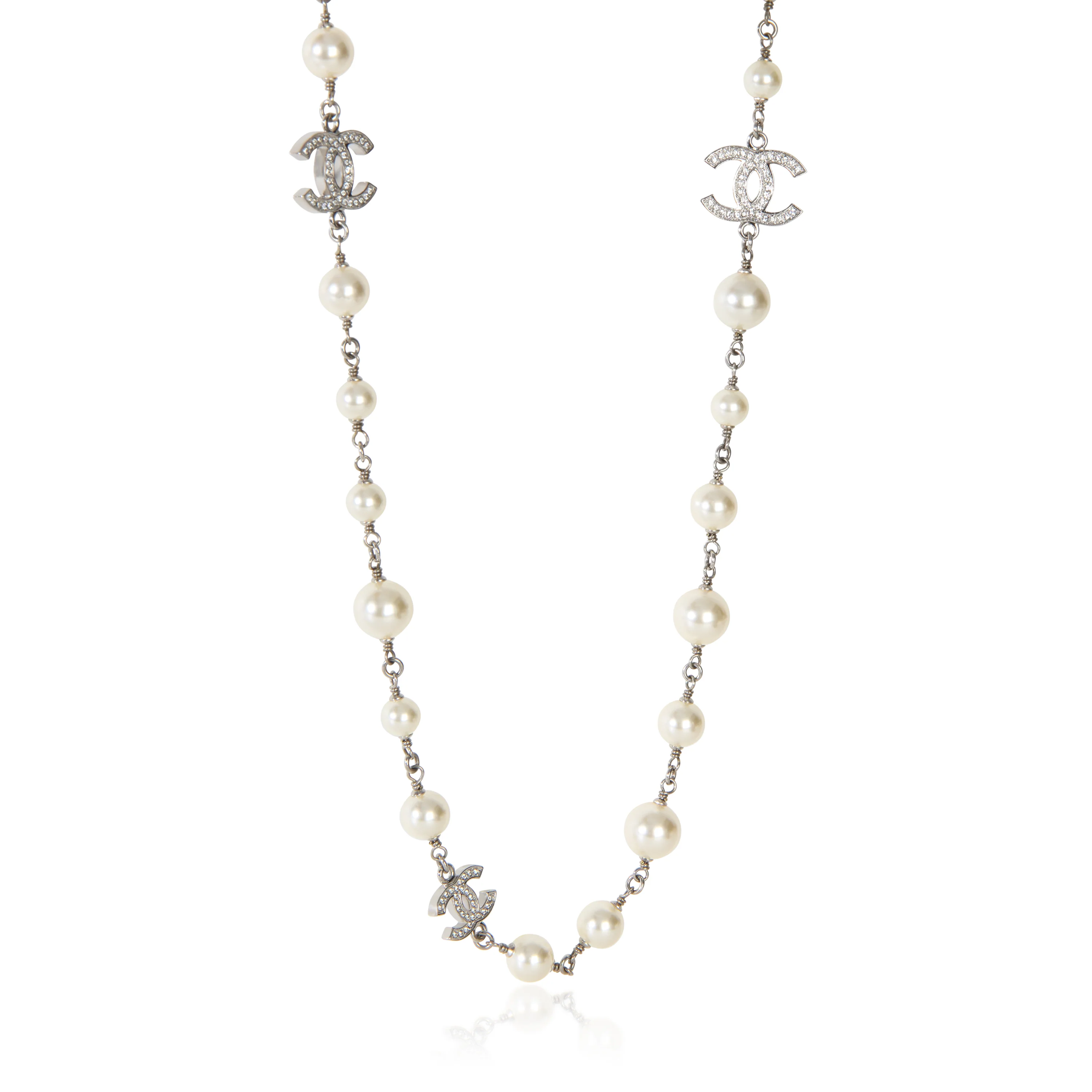 2023 Faux Pearl & Strass CC Station Necklace