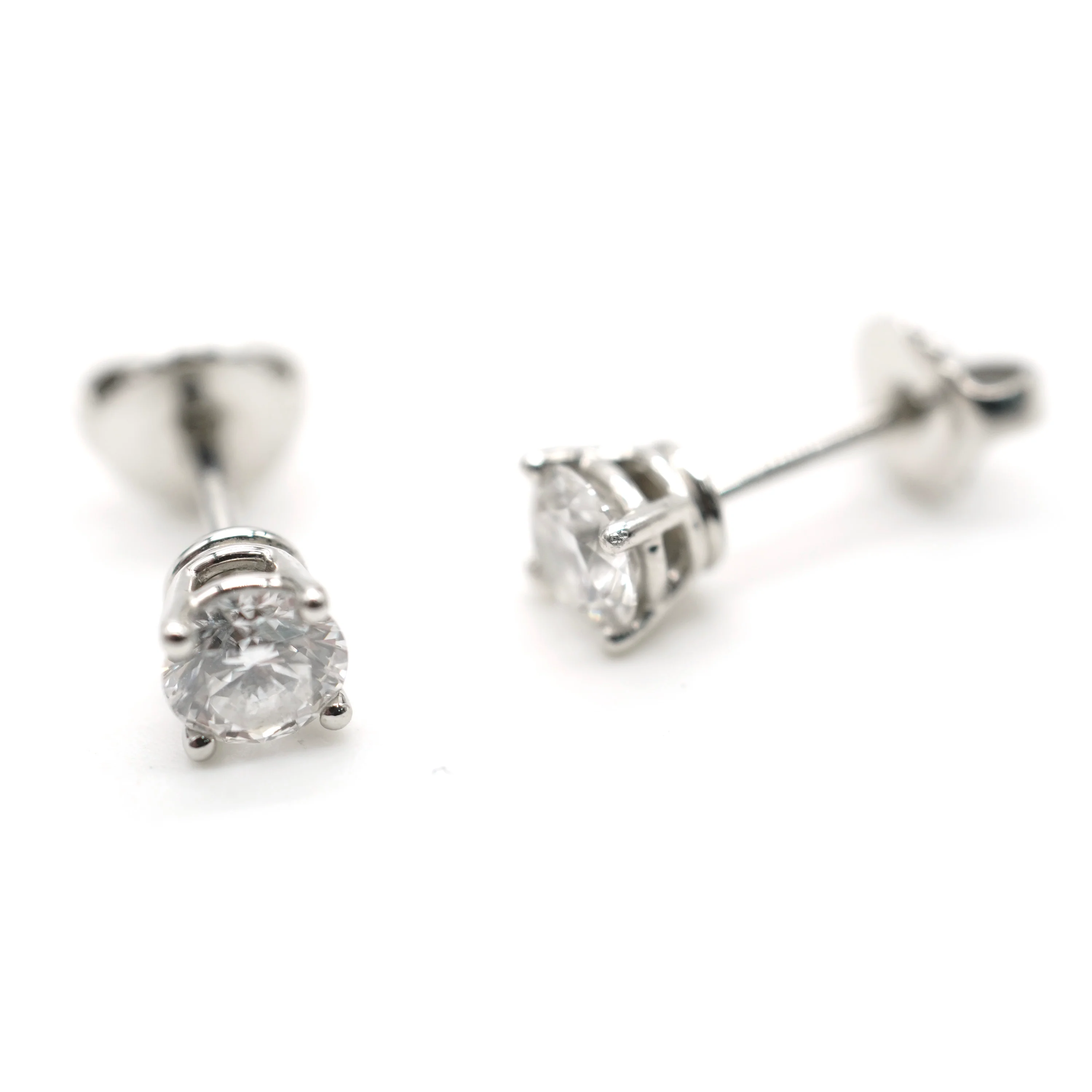 Harry Winston Round Diamond Stud Earrings in Platinum - Image 2
